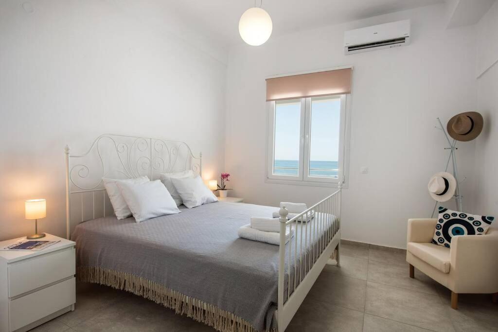 Amazing Seafront Suite Ierápetra Esterno foto